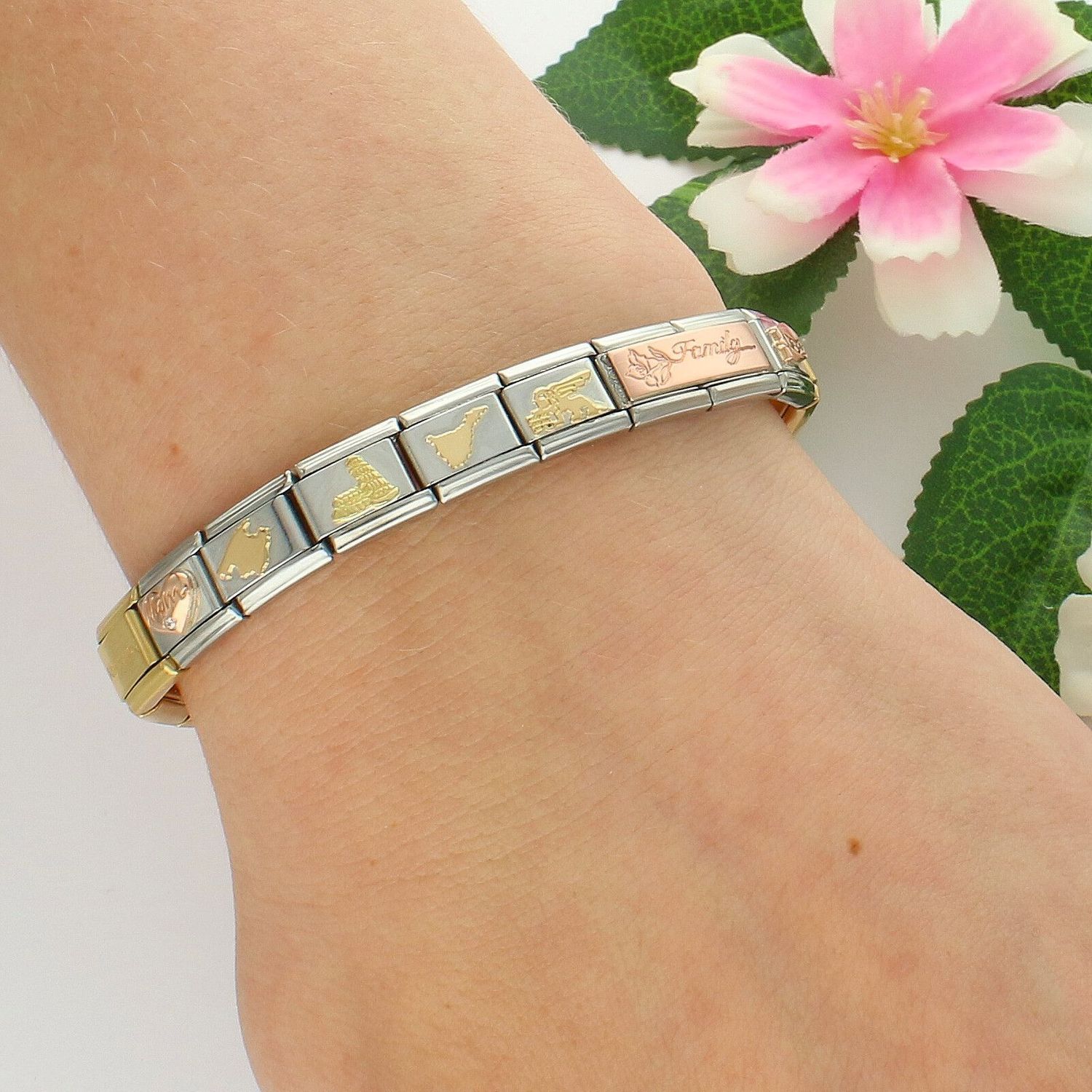 nomination-link-18k-gold-krzywa-wieza-w-pizie-030123-09-classic-composable.jpg.png